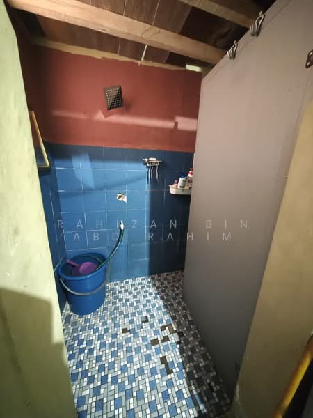 Rumah Teres 2 Tingkat untuk Dijual di Taman Kuso (Kota Tinggi) - Rahizan Bin Abd Rahim - Bathroom - PropertyGuru.com.my