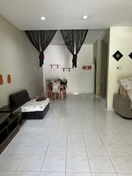 2-storey Terraced House for Sale in Taman Sri Kluang (Kluang) - Shanel Tee - Living Room - PropertyGuru.com.my