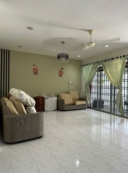 2-storey Terraced House for Sale in Taman Sri Kluang (Kluang) - Shanel Tee - Living Room - PropertyGuru.com.my