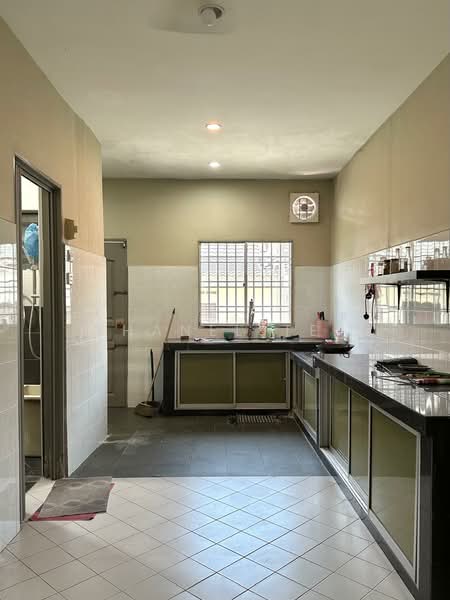 2-storey Terraced House for Sale in Taman Sri Kluang (Kluang) - Shanel Tee - Kitchen - PropertyGuru.com.my