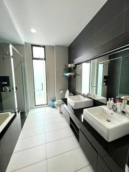 Semi-Detached House for Sale in Johor Bahru (Johor) - Jason Lim - Bathroom - PropertyGuru.com.my