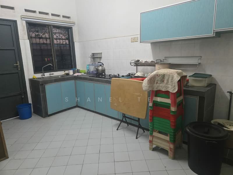 2-storey Terraced House for Rent in Taman Sri Kluang (Kluang) - Shanel Tee - Kitchen - PropertyGuru.com.my