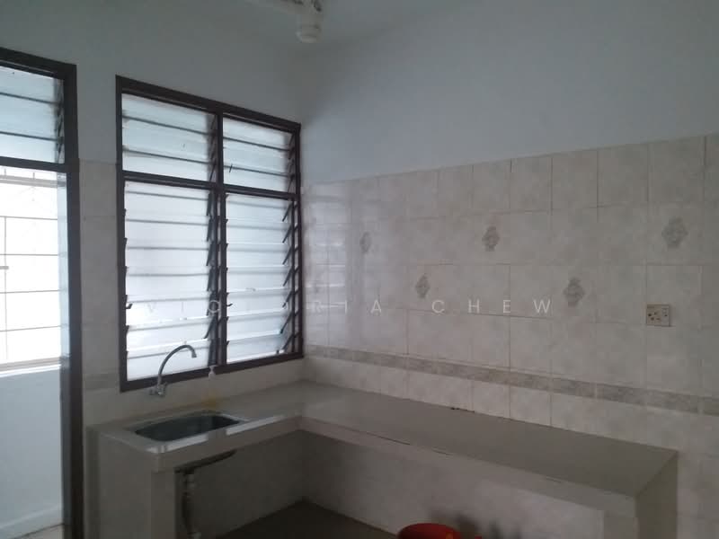 Pangsapuri untuk Dijual di Subang Perdana Goodyear Court 10 - Victoria Chew - Kitchen - PropertyGuru.com.my