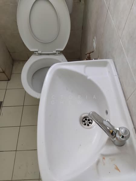 Pangsapuri untuk Dijual di Subang Perdana Goodyear Court 10 - Victoria Chew - Bathroom - PropertyGuru.com.my