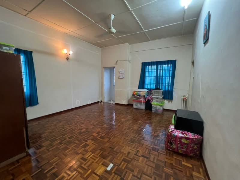 2-storey Terraced House for Sale in Mahkota Cheras (Cheras) - Danny Lo - Living Room - PropertyGuru.com.my