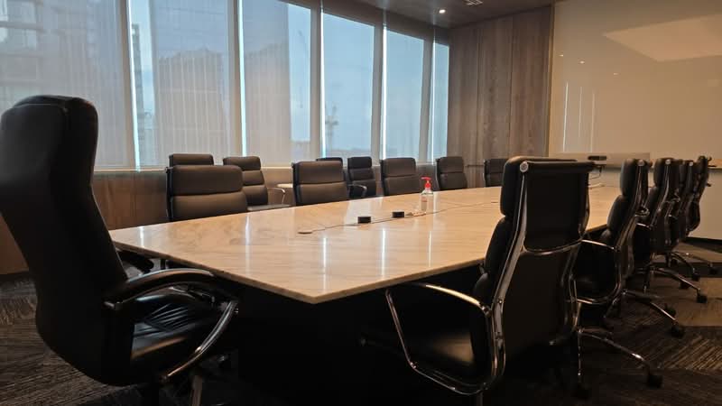Pejabat untuk Disewa di Damansara Heights (Kuala Lumpur) - Lyn . - Board Room - PropertyGuru.com.my