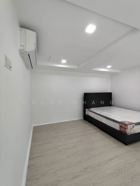 Servis Apartment untuk Disewa di The Square @ One City - Oscar Phang - Bedroom - PropertyGuru.com.my