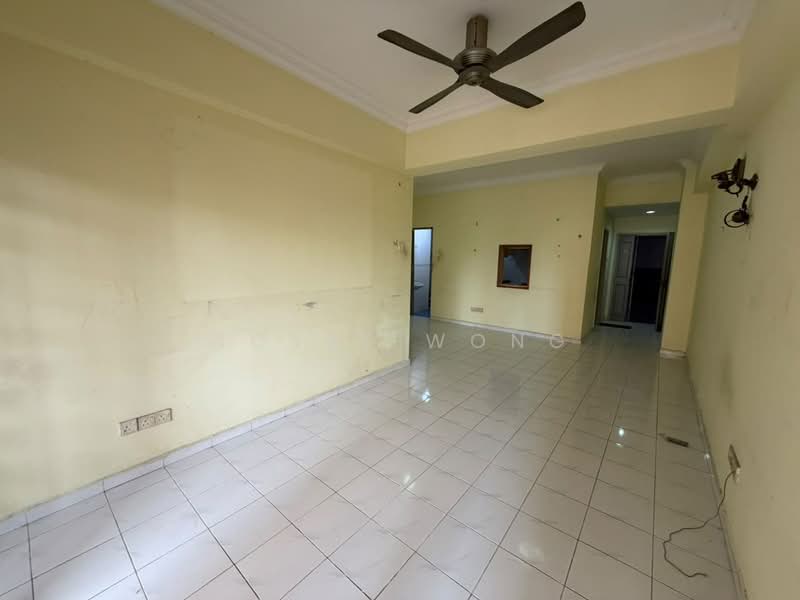 Apartment for Sale at Prima Saujana - Coyee Wong - Living Room - PropertyGuru.com.my