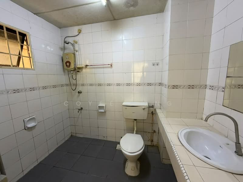 Apartment for Sale at Prima Saujana - Coyee Wong - Bathroom - PropertyGuru.com.my