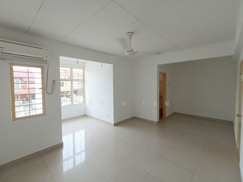 Rumah Teres 2 Tingkat untuk Dijual di Bandar Puchong Utama (Puchong) - Jarren Tan - Living Room - PropertyGuru.com.my