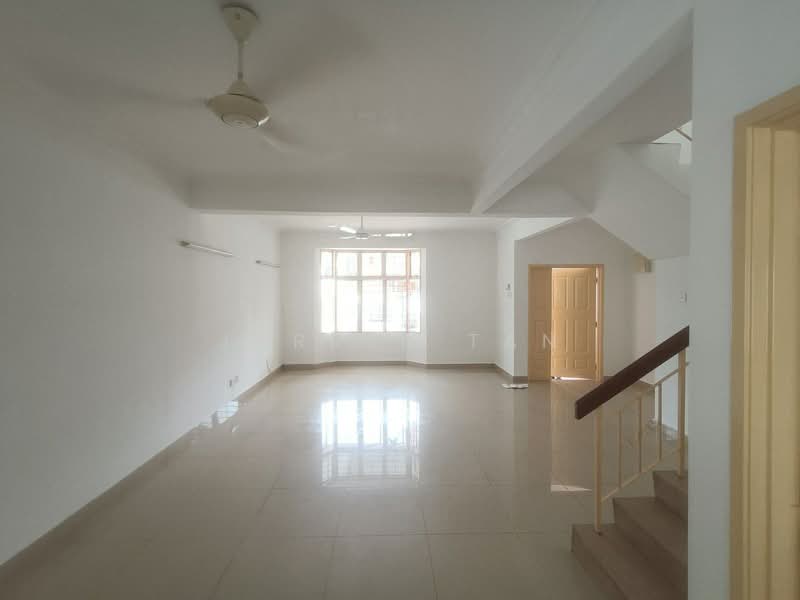 Rumah Teres 2 Tingkat untuk Dijual di Bandar Puchong Utama (Puchong) - Jarren Tan - Living Room - PropertyGuru.com.my