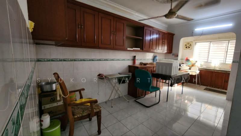 Rumah Teres 2 Tingkat untuk Dijual di Seksyen 19 (Shah Alam) - Syukor Hartanah - Kitchen - PropertyGuru.com.my
