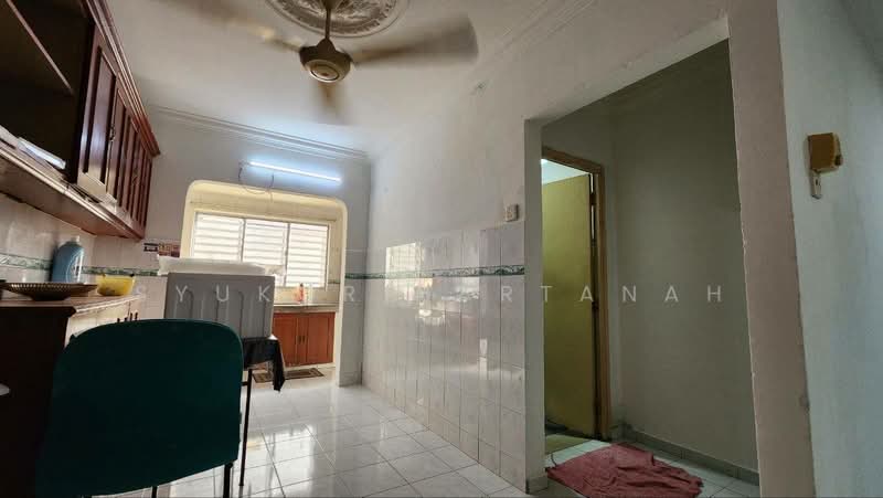 Rumah Teres 2 Tingkat untuk Dijual di Seksyen 19 (Shah Alam) - Syukor Hartanah - Kitchen - PropertyGuru.com.my