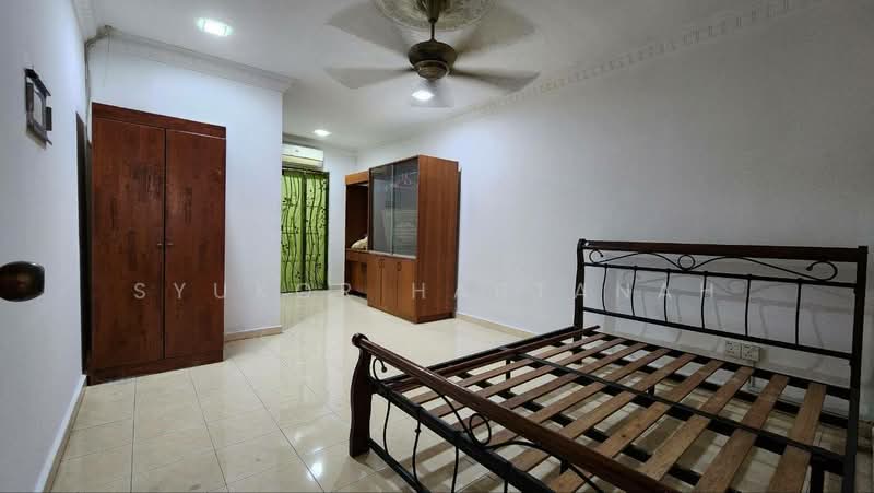Rumah Teres 2 Tingkat untuk Dijual di Seksyen 19 (Shah Alam) - Syukor Hartanah - Bedroom - PropertyGuru.com.my