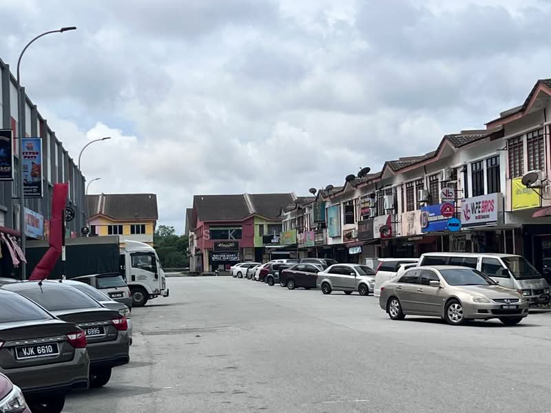 Kedai untuk Dijual di (Bukit Sentosa) Seksyen Bs1 (Serendah) - SK Luk - Exterior - PropertyGuru.com.my
