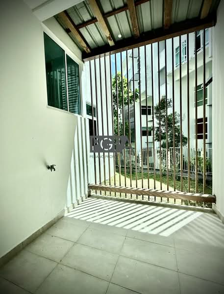 Kondominium untuk Dijual di Ferringhi Residence - Susan Chia - Balcony - PropertyGuru.com.my
