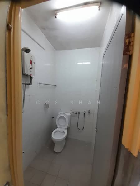 Rumah Teres 2 Tingkat untuk Disewa di Bandar Menjalara (Kuala Lumpur) - CCS Shan - Bathroom - PropertyGuru.com.my