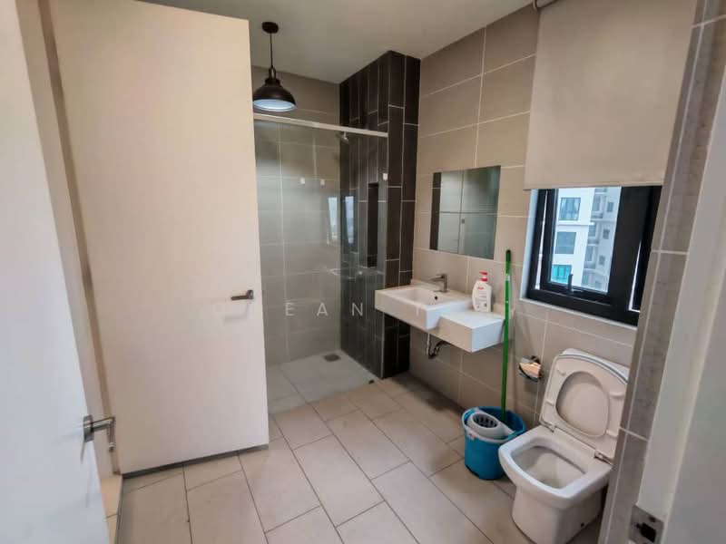 Condominium for Sale at Sky Condominium (Skyz Residence) - Ocean Tan - Bathroom - PropertyGuru.com.my