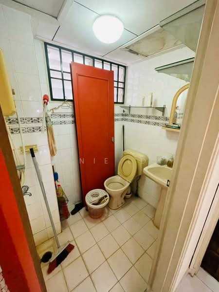 Pangsapuri untuk Dijual di Daya View - Annie Low - Bathroom - PropertyGuru.com.my