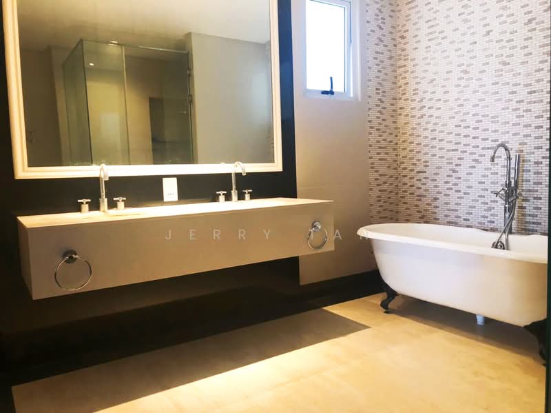 Kondominium untuk Disewa di Quayside Seafront Resort Condominiums - Jerry Tan - Bathroom - PropertyGuru.com.my