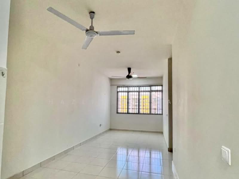 Pangsapuri untuk Dijual di Harmoni 1 - Hazlin Miswan - Living Room - PropertyGuru.com.my