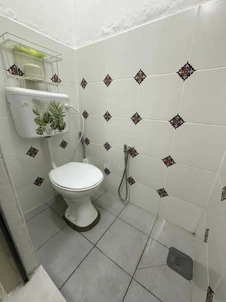 Pangsapuri untuk Dijual di The Rise Collection 1 - Hong . - Bathroom - PropertyGuru.com.my