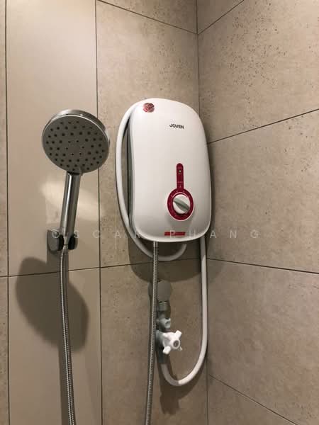 Servis Apartment untuk Disewa di Kenwingston Skylofts - Oscar Phang - Bathroom - PropertyGuru.com.my