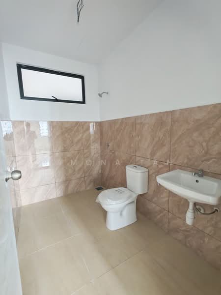 Service Residence for Sale at PANGSAPURI GADONG HARMONI @ AMBIENCE RESIDENCE - Ramona Tan - Bathroom - PropertyGuru.com.my