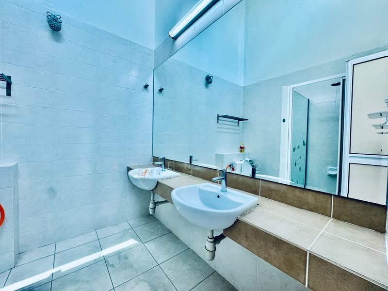 2-storey Terraced House for Sale in Setia Indah (Setia Alam) - Jansen Khoo - Bathroom - PropertyGuru.com.my