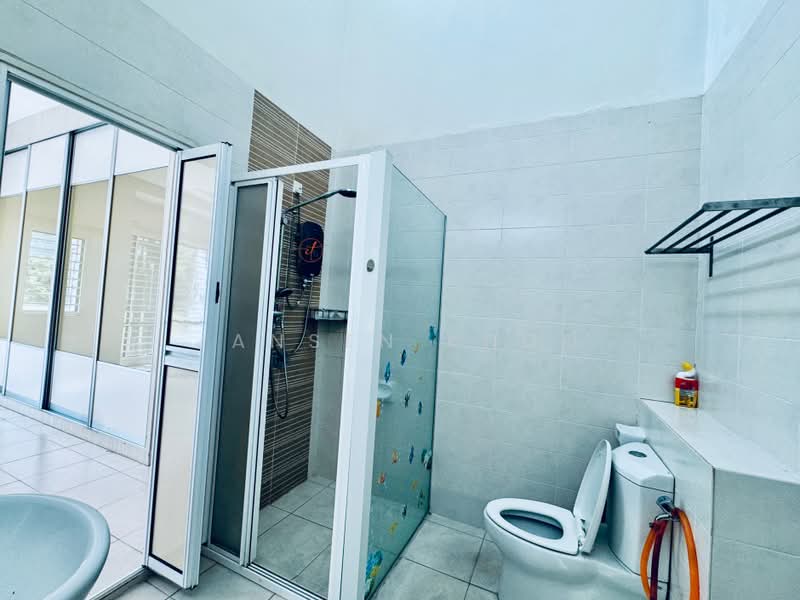 2-storey Terraced House for Sale in Setia Indah (Setia Alam) - Jansen Khoo - Bathroom - PropertyGuru.com.my
