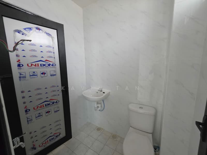 2-storey Terraced House for Sale in Taman Mount Austin (Tebrau) - Kavin Tan - Bathroom - PropertyGuru.com.my