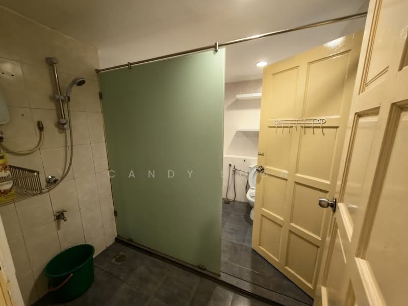 Servis Apartment untuk Dijual di Fahrenheit 88 (KL Plaza Suites) - Candy Soon - Bathroom - PropertyGuru.com.my