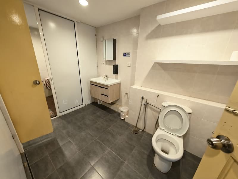 Servis Apartment untuk Dijual di Fahrenheit 88 (KL Plaza Suites) - Candy Soon - Bathroom - PropertyGuru.com.my