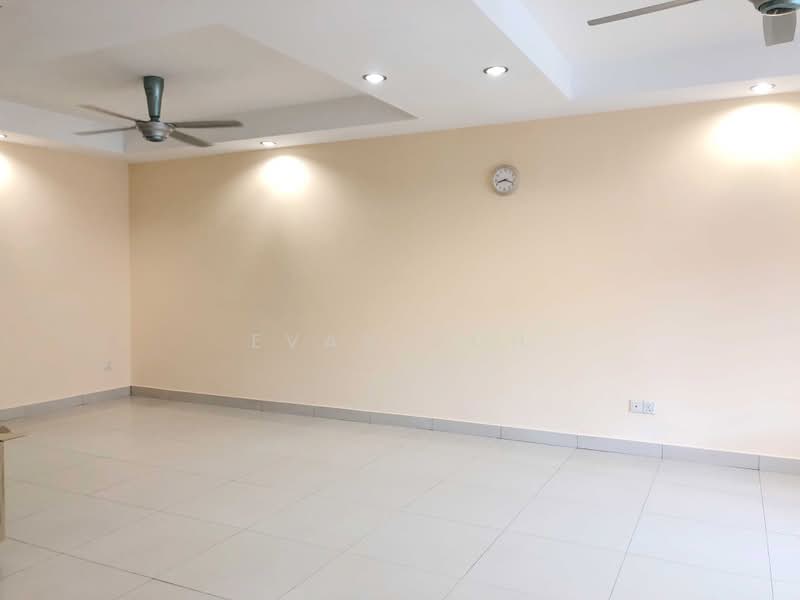 2-storey Terraced House for Sale in TAMAN PUCHONG UTAMA (Puchong) - Evan Goh - Living Room - PropertyGuru.com.my
