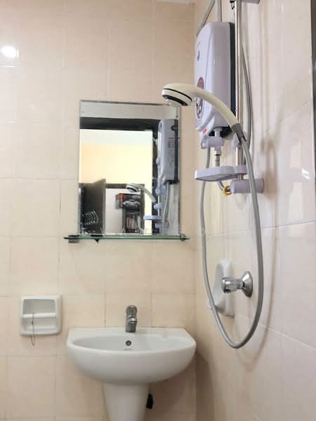 2-storey Terraced House for Sale in TAMAN PUCHONG UTAMA (Puchong) - Evan Goh - Bathroom - PropertyGuru.com.my
