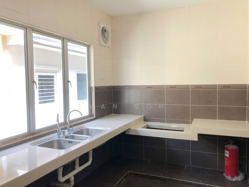 2-storey Terraced House for Sale in TAMAN PUCHONG UTAMA (Puchong) - Evan Goh - Kitchen - PropertyGuru.com.my