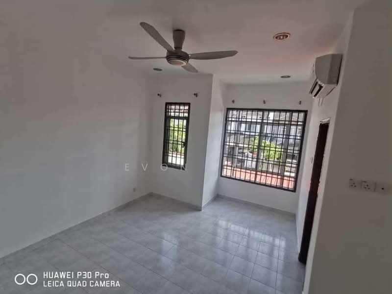 2-storey Terraced House for Sale in Taman Setia Indah (Tebrau) - Evon Yap - Living Room - PropertyGuru.com.my