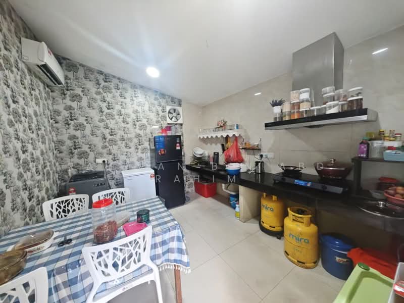 1-storey Terraced House for Sale in Taman Laksamana (Kota Tinggi) - Rahizan Bin Abd Rahim - Kitchen - PropertyGuru.com.my