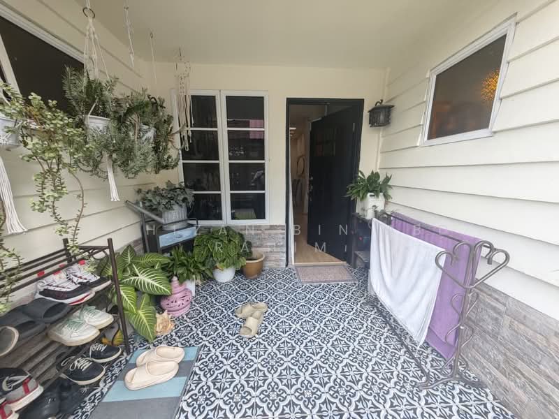 1-storey Terraced House for Sale in Taman Laksamana (Kota Tinggi) - Rahizan Bin Abd Rahim - Entrance - PropertyGuru.com.my
