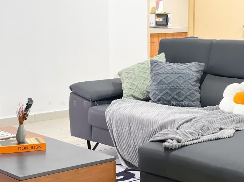 Servis Apartment untuk Dijual di Fahrenheit 88 (KL Plaza Suites) - Kweenie Chong - Living Room - PropertyGuru.com.my