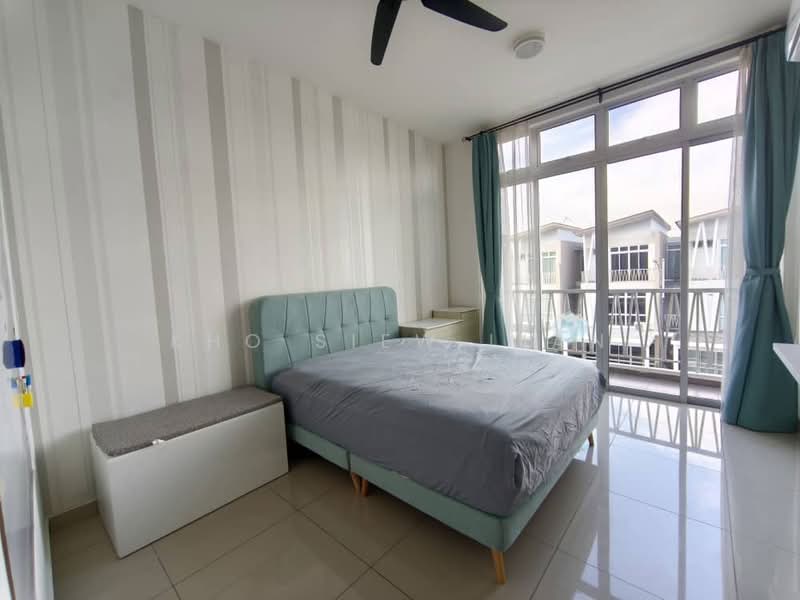 Rumah Teres 3 Tingkat untuk Dijual di Taman Mount Austin (Tebrau) - Kho Siew Lian - PropertyGuru.com.my