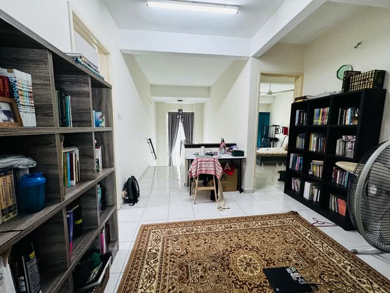 Townhouse for Sale in Bandar Tun Hussein Onn (Cheras) - Azli Ibrahim - Living Room - PropertyGuru.com.my