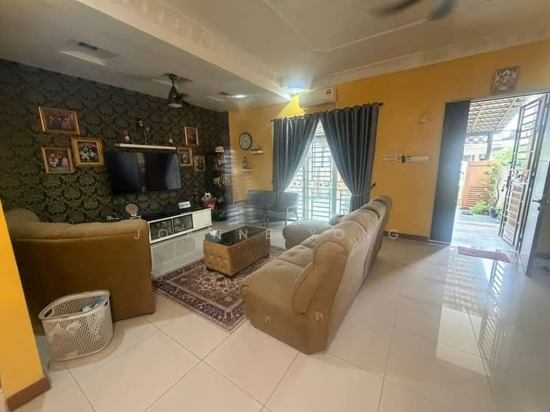 2-storey Terraced House for Sale in Johor Bahru (Johor) - Joanne Yong - Living Room - PropertyGuru.com.my