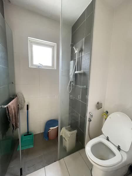 Service Residence for Sale at Crest Residence - Sean Seng - Bathroom - PropertyGuru.com.my