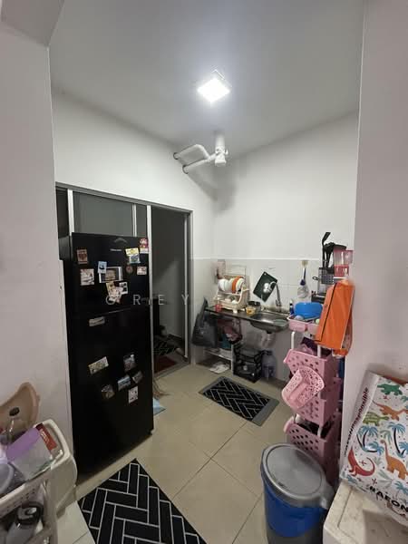 Pangsapuri untuk Dijual di Trifolis - Grey Ong - Kitchen - PropertyGuru.com.my