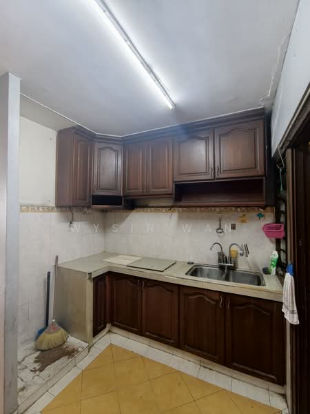 Pangsapuri untuk Dijual di Abdullah Hukum Apartment - Wysin Wan - PropertyGuru.com.my