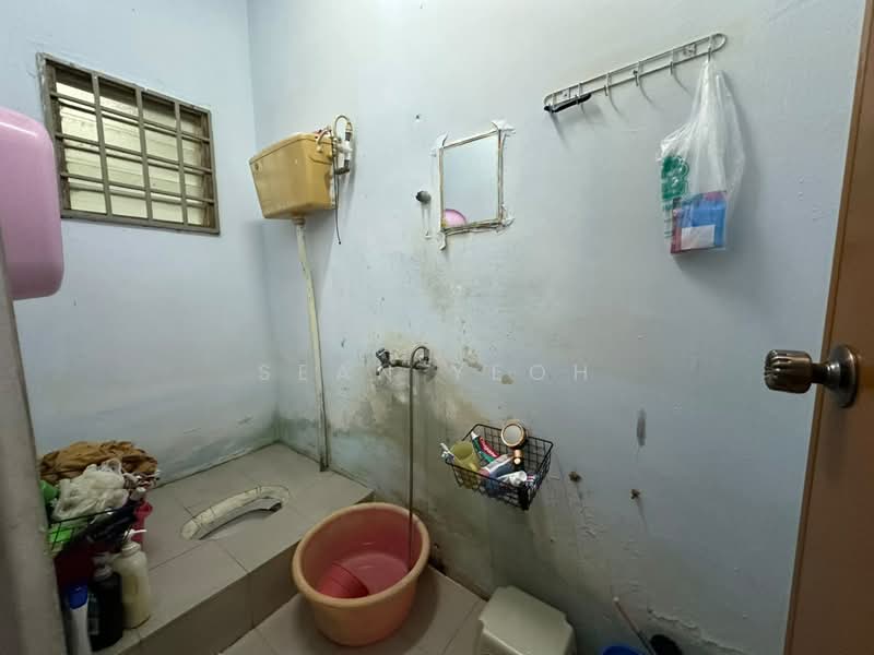 Rumah Teres 2 Tingkat untuk Dijual di Taman Puteri Wangsa (Ulu Tiram) - Sean Yeoh - Bathroom - PropertyGuru.com.my