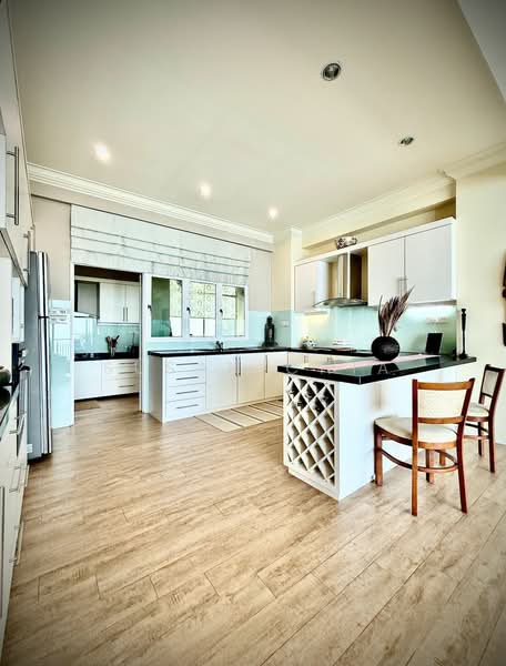 Condominium for Sale at Sri Golden Bay Condominium - Susan Chia - Kitchen - PropertyGuru.com.my
