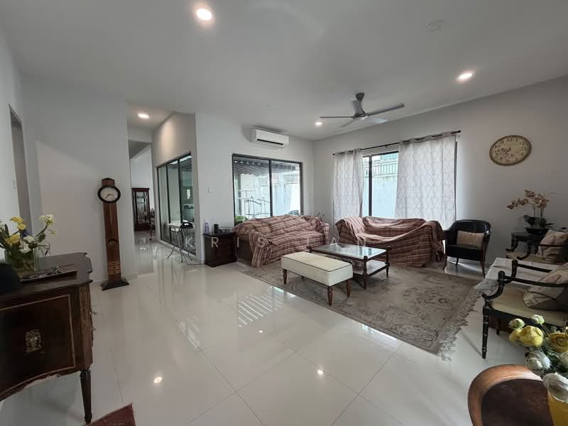 Rumah Berkembar untuk Dijual di Saujana Impian (Kajang) - Kris Tan - Living Room - PropertyGuru.com.my