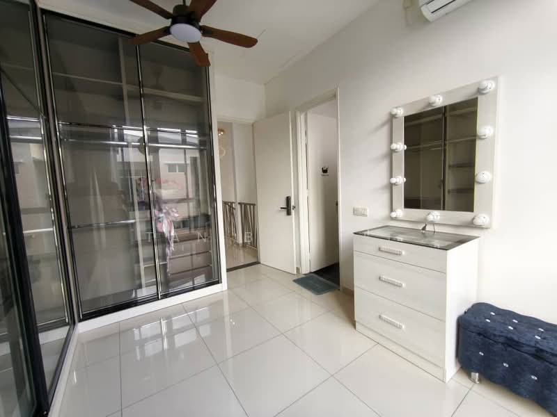 Rumah Teres 3 Tingkat untuk Dijual di Taman Mount Austin (Tebrau) - Tan Bee Bee - Interior - PropertyGuru.com.my